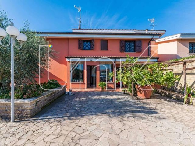 Villa Indipendente in vendita a Roma Capitale, Lazio