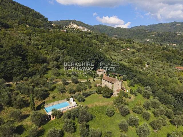 Villa Indipendente in vendita a Marliana, Pistoia