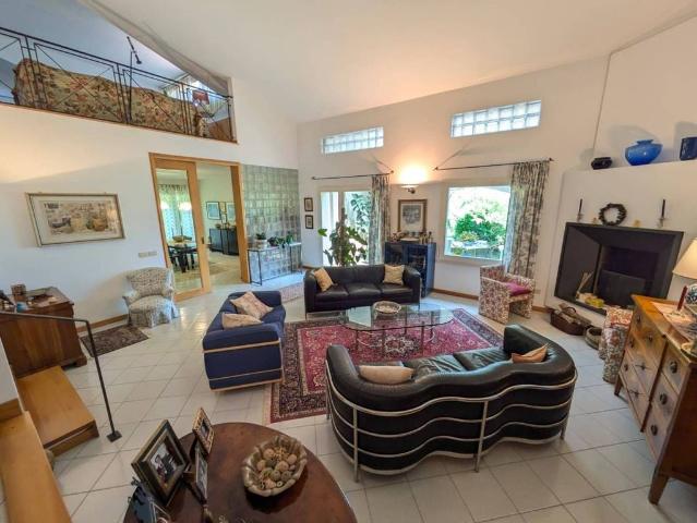 Villa Indipendente in vendita a San Leo Bastia, Umbria