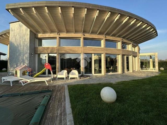 Villa Indipendente in vendita a Carugate, Valera di Sopra