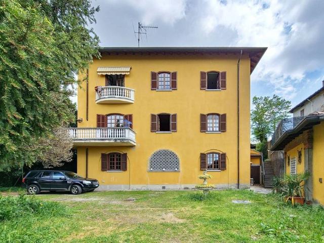 Villa Indipendente in vendita a Eupilio, Lombardia