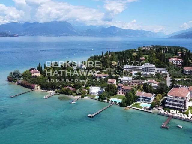 Villa Indipendente in vendita a Sirmione, Lombardia