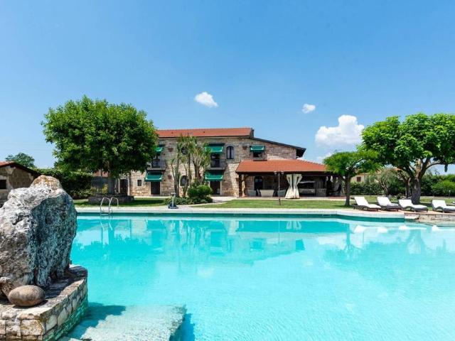 Villa Indipendente in vendita a Calvi, Campania