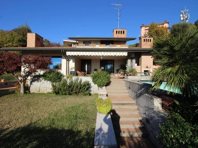 Villa Indipendente in vendita a Castiglione Delle Stiviere, Lombardia