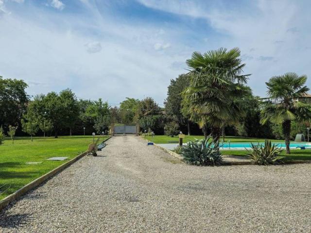 Villa Indipendente in vendita a Golese, Sorbolo