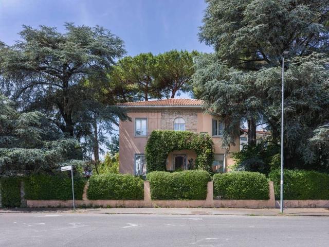 Villa Indipendente in vendita a Sant'Anna, Bagni Di Lucca Ponte