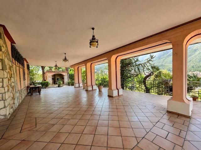 Villa Indipendente in vendita a San Francesco, Solofra