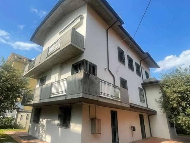 Villa Indipendente in vendita a Buon Pastore-Sant'Agnese-San Damaso, Modena