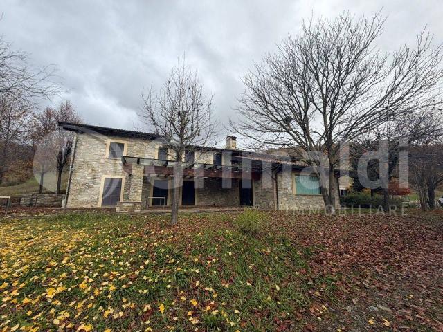 Villa Indipendente in vendita a Bettola, Reggio Emilia