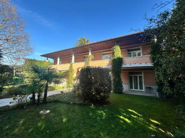 Villa Indipendente in vendita a Bignanico, Como