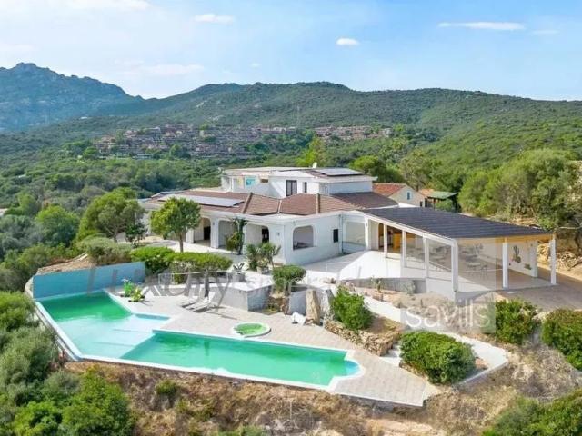 Villa Indipendente in vendita a San Pantaleo, Sassari