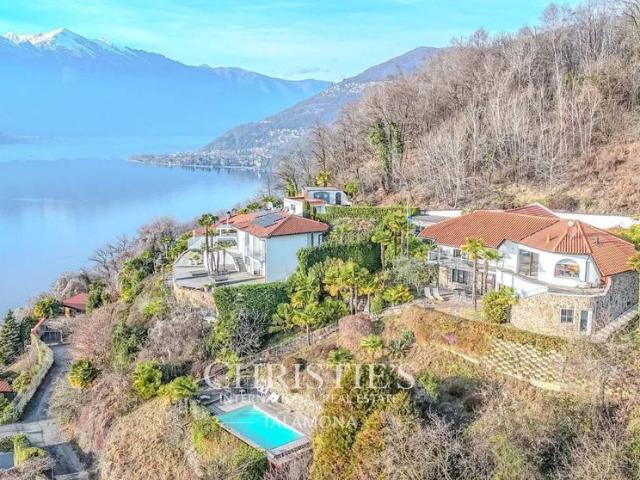 Villa Indipendente in vendita a Comunità Montana Valli del Verbano, Luino