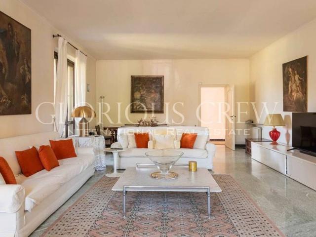 Villa Indipendente in vendita a Carate Brianza, Lombardia
