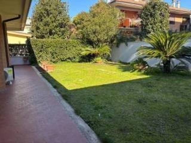 Villa Indipendente in vendita a Saxa Rubra, Roma Capitale