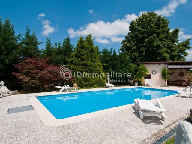 Villa Indipendente in vendita a Sambuy, Piemonte
