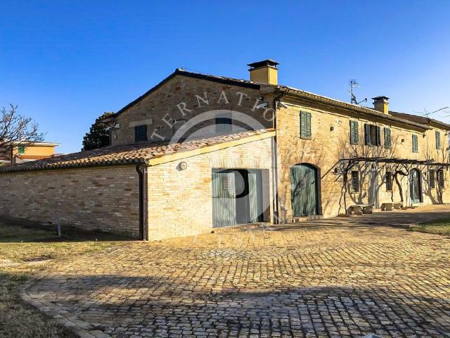 Villa Indipendente in vendita a Marche, Pesaro E Urbino