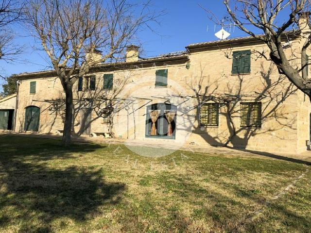 Villa Indipendente in vendita a Marche, Pesaro E Urbino