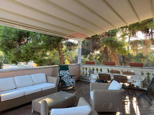 Villa Indipendente in vendita a Carbonara di Bari, Puglia