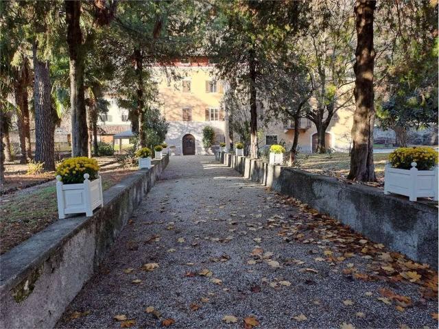 Villa Indipendente in vendita a Avio, Provincia di Trento