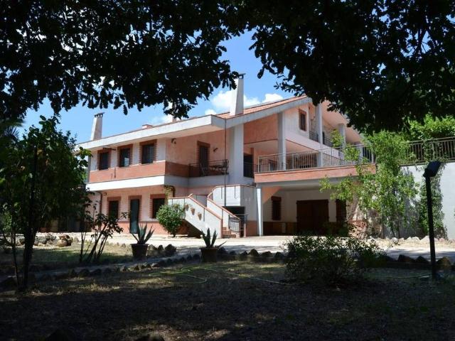 Villa Indipendente in vendita a Terni, Umbria
