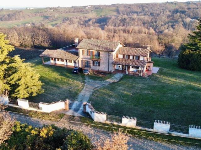 Villa Indipendente in vendita a Ca' Gazzotti, Gropparello