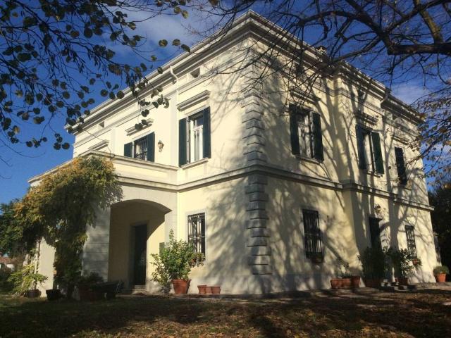 Villa Indipendente in vendita a Cormons, Friuli-Venezia Giulia