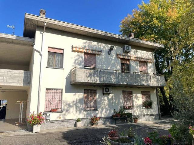 Villa Indipendente in vendita a Torrile, Rivarolo