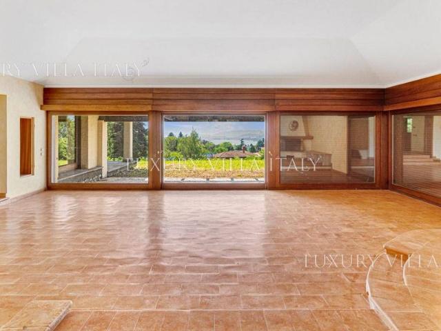 Villa Indipendente in vendita a Barasso, Lombardia