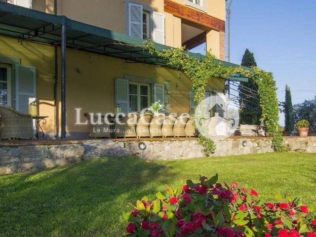 Villa Indipendente in vendita a Bagni Di Lucca Ponte, Toscana
