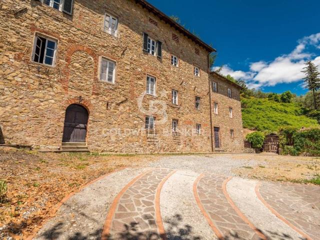 Villa Indipendente in vendita a Bagni Di Lucca Ponte, Toscana