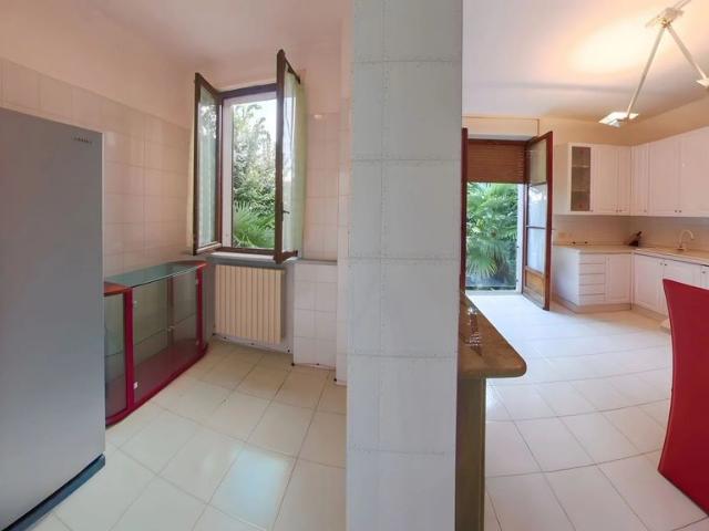 Villa Indipendente in vendita a Carcioni, Belgirate