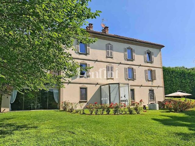 Villa Indipendente in vendita a Piemonte, Asti