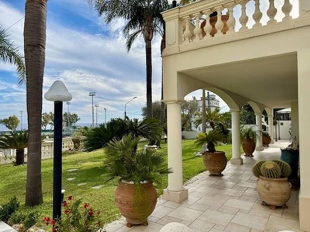 Villa Indipendente in vendita a San Remo, Liguria