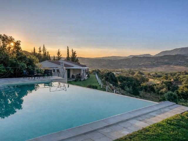 Villa Indipendente in vendita a San Pantaleo, Sardigna/Sardegna