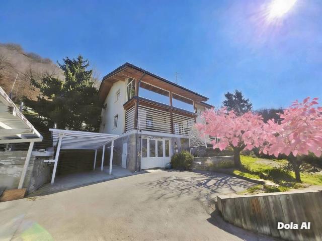 Villa Indipendente in vendita a Aosta