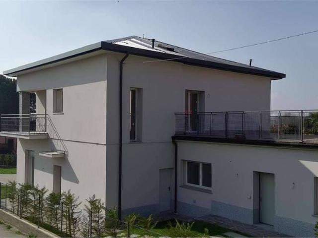 Villa Indipendente in vendita a Comunità Montana Valli del Verbano, Gavirate
