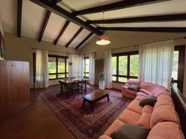 Villa Indipendente in vendita a Piemonte, Asti