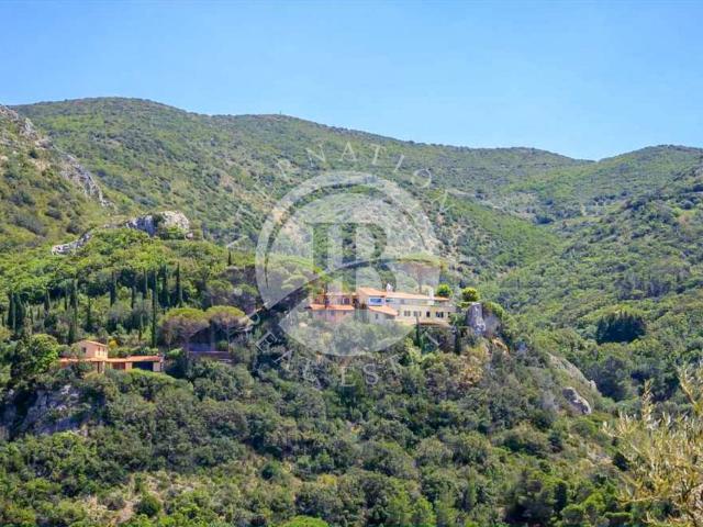 Villa Indipendente in vendita a Campello Sul Clitunno, Umbria