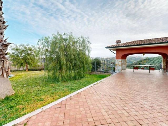 Villa Indipendente in vendita a Roma Capitale, Lazio