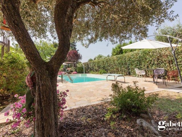 Villa Indipendente in vendita a Marche, Pesaro E Urbino