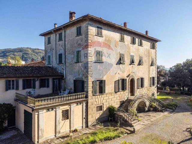 Villa Indipendente in vendita a Uzzano E Castello, Pistoia