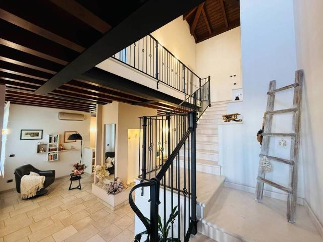 Villa Indipendente in vendita a Poggio Rusco, Mantova