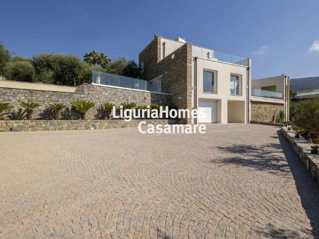 Villa Indipendente in vendita a Taggia