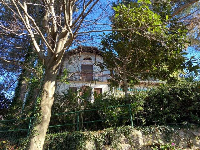 Villa Indipendente in vendita a San Fermo Della Battaglia, Lombardia