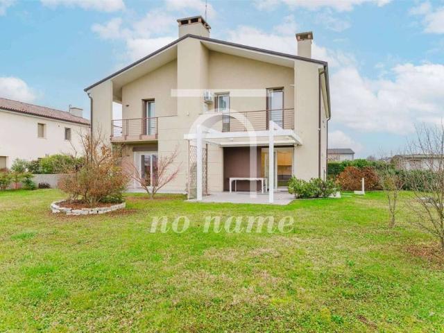 Villa Indipendente in vendita a Santa Lucia Di Piave, Veneto