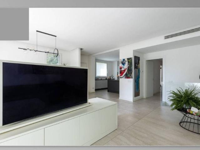 Villa Indipendente in vendita a Sovico, Lombardia