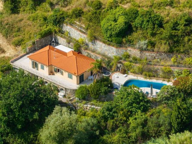 Villa Indipendente in vendita a Riva Ligure, Liguria