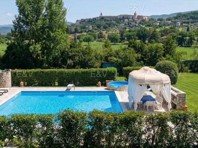 Villa Indipendente in vendita a Terni, Umbria