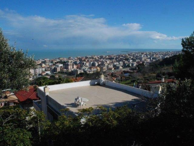 Villa Indipendente in vendita a Pescara Colli, Pescara
