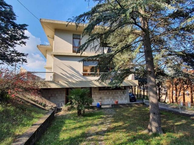 Villa Indipendente in vendita a Unione dell'Alto Reno, Granaglione